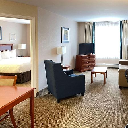 Smart Suites, Ascend Hotel Collection Саут-Бёрлингтон Экстерьер фото