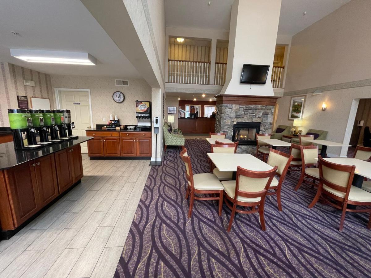 Smart Suites, Ascend Hotel Collection Саут-Бёрлингтон Экстерьер фото