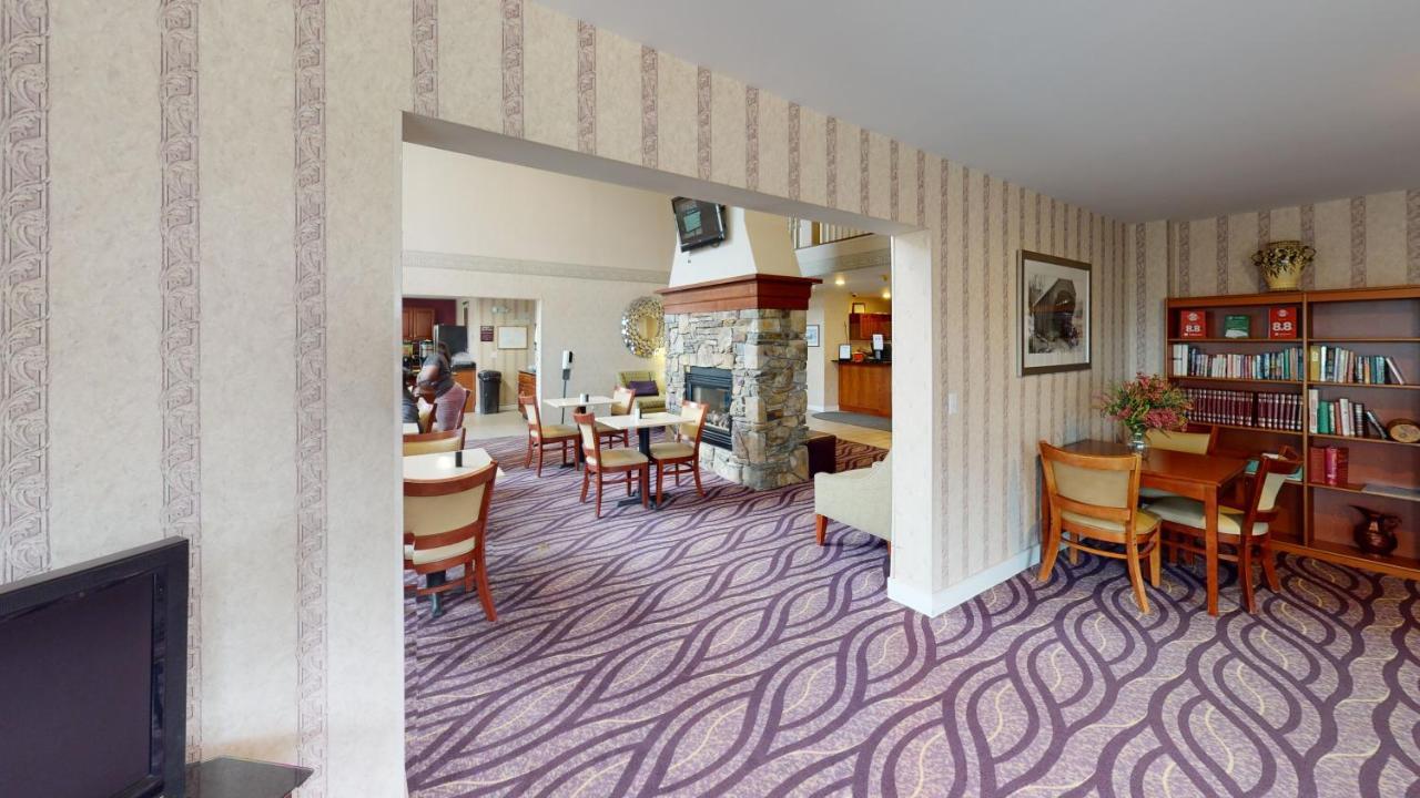 Smart Suites, Ascend Hotel Collection Саут-Бёрлингтон Экстерьер фото